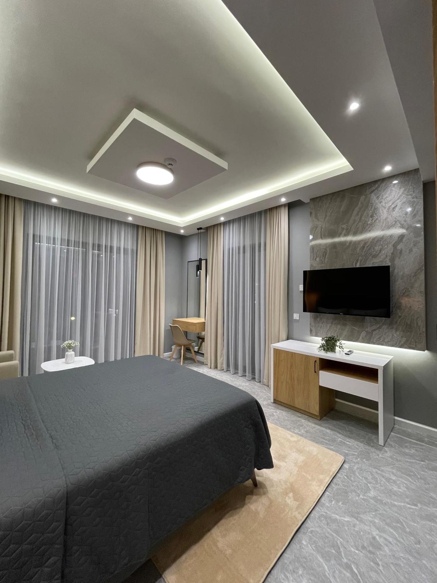 Hotel Maraj Ulcinj Buitenkant foto